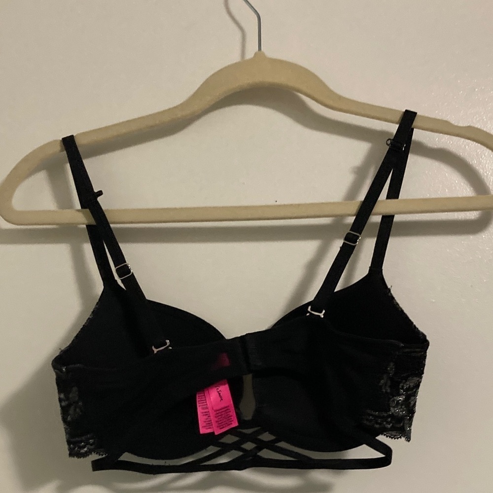 La Senza Beyond sexy black push-up with silver lace detailing 32C - Picture 3 of 6